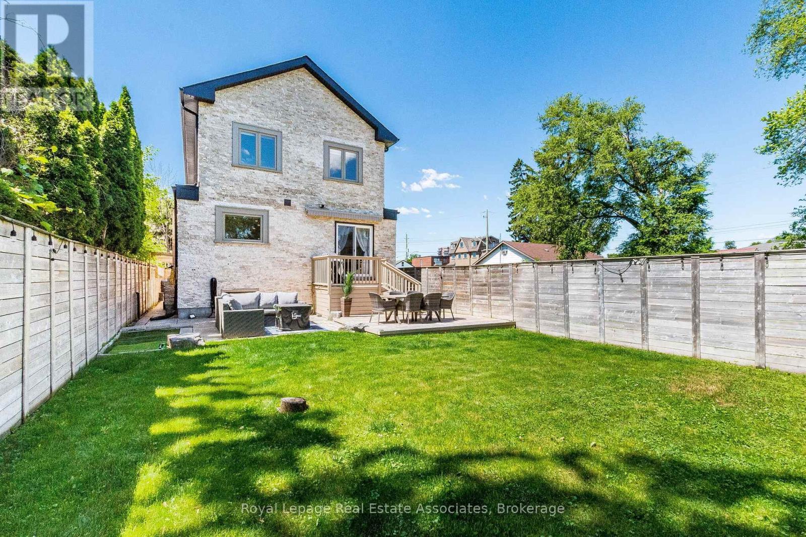 1071 Westmount Avenue, Mississauga, ON
