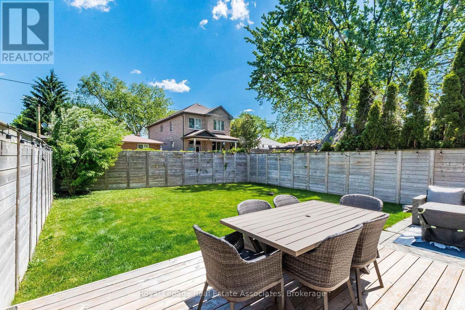 1071 Westmount Avenue, Mississauga, ON