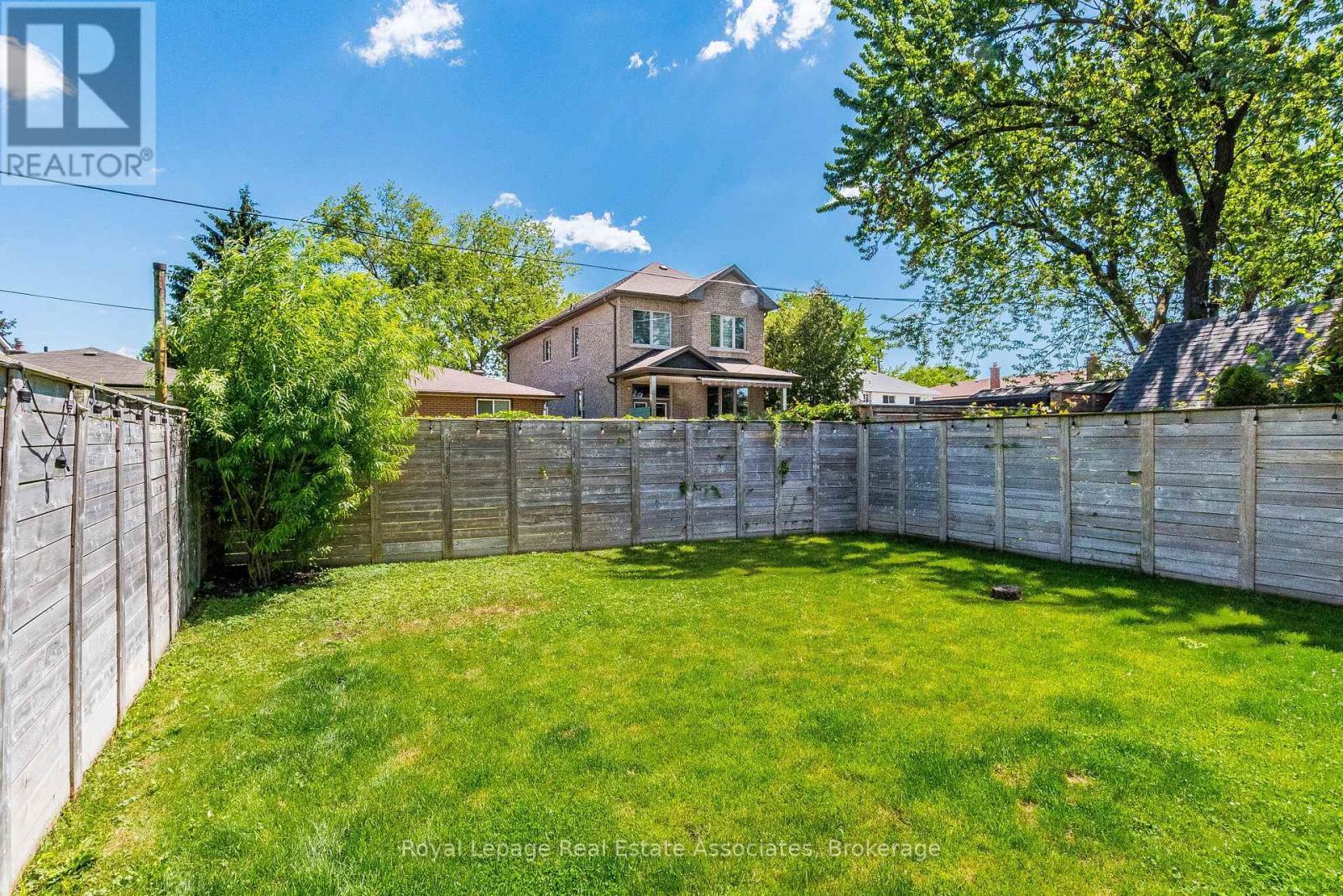 1071 Westmount Avenue, Mississauga, ON