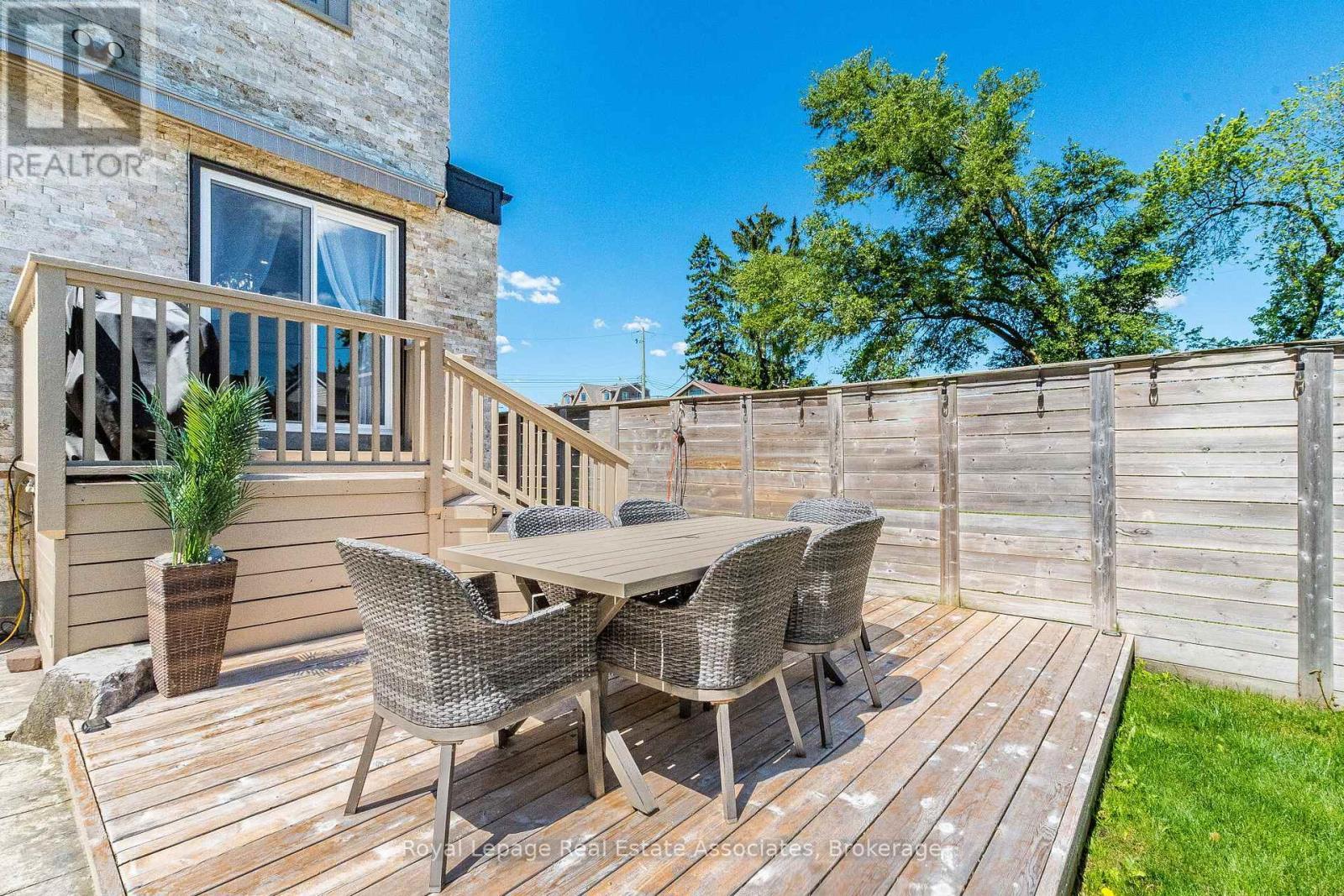 1071 Westmount Avenue, Mississauga, ON