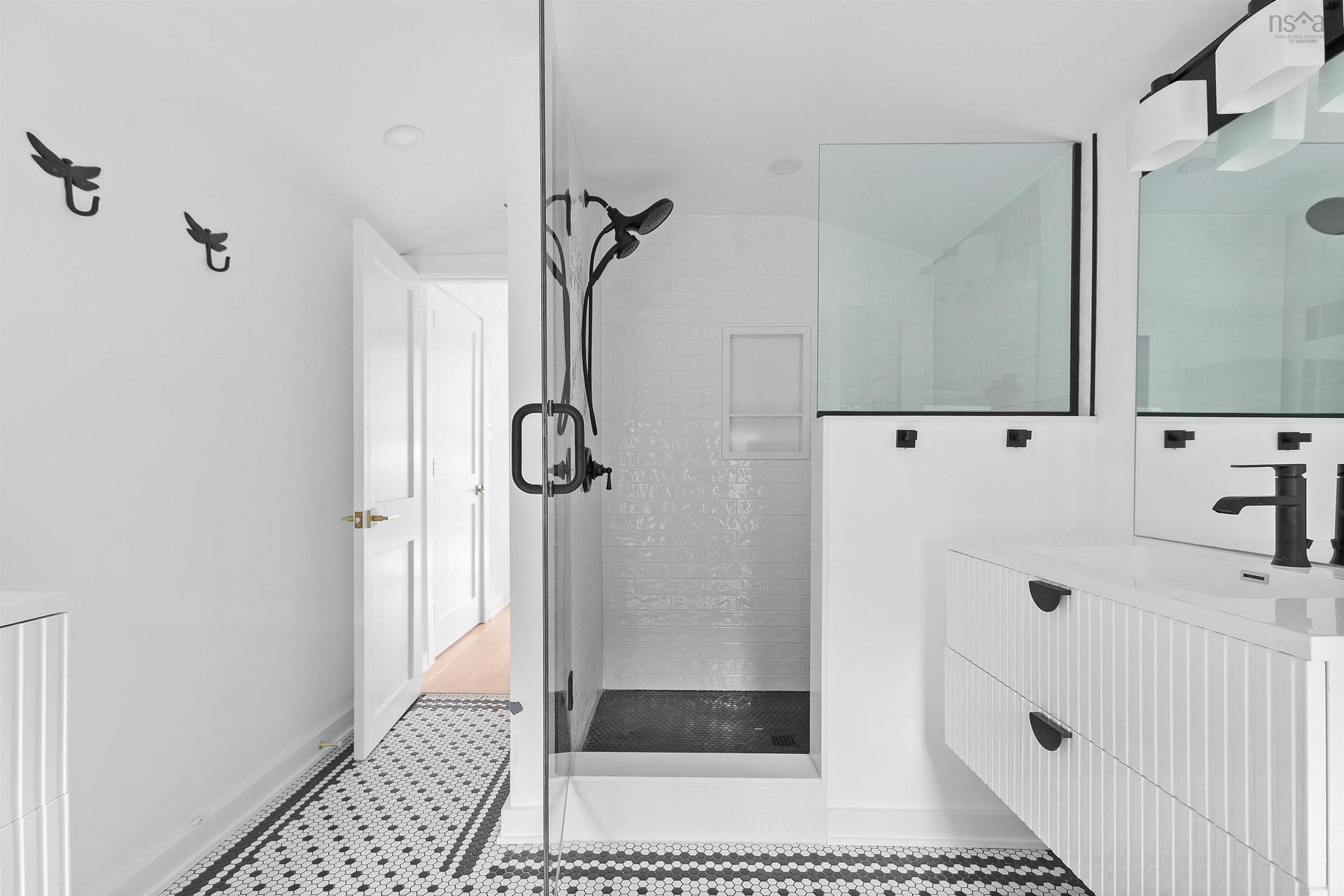 6196 Oakland Road, Halifax, NS