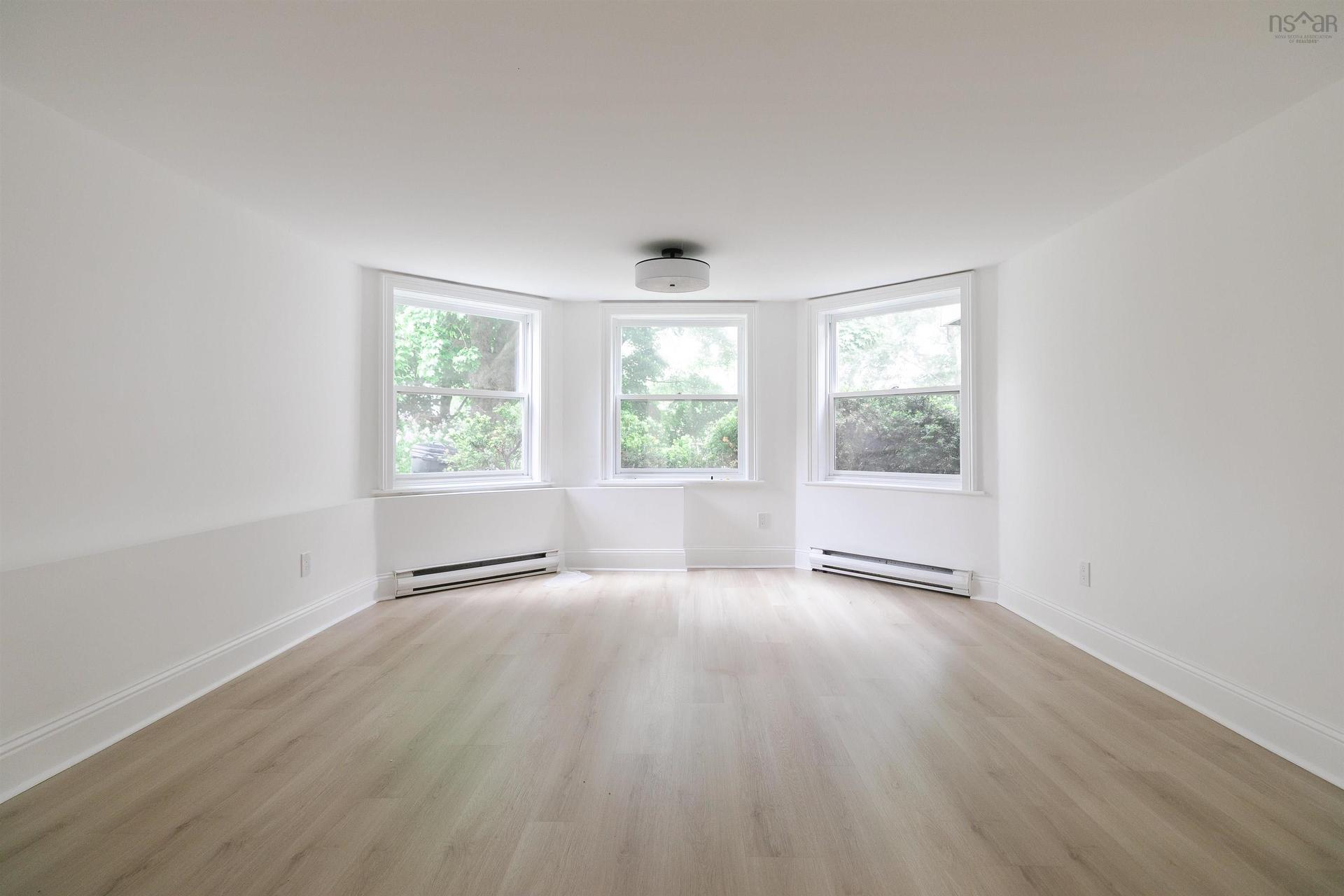6196 Oakland Road, Halifax, NS