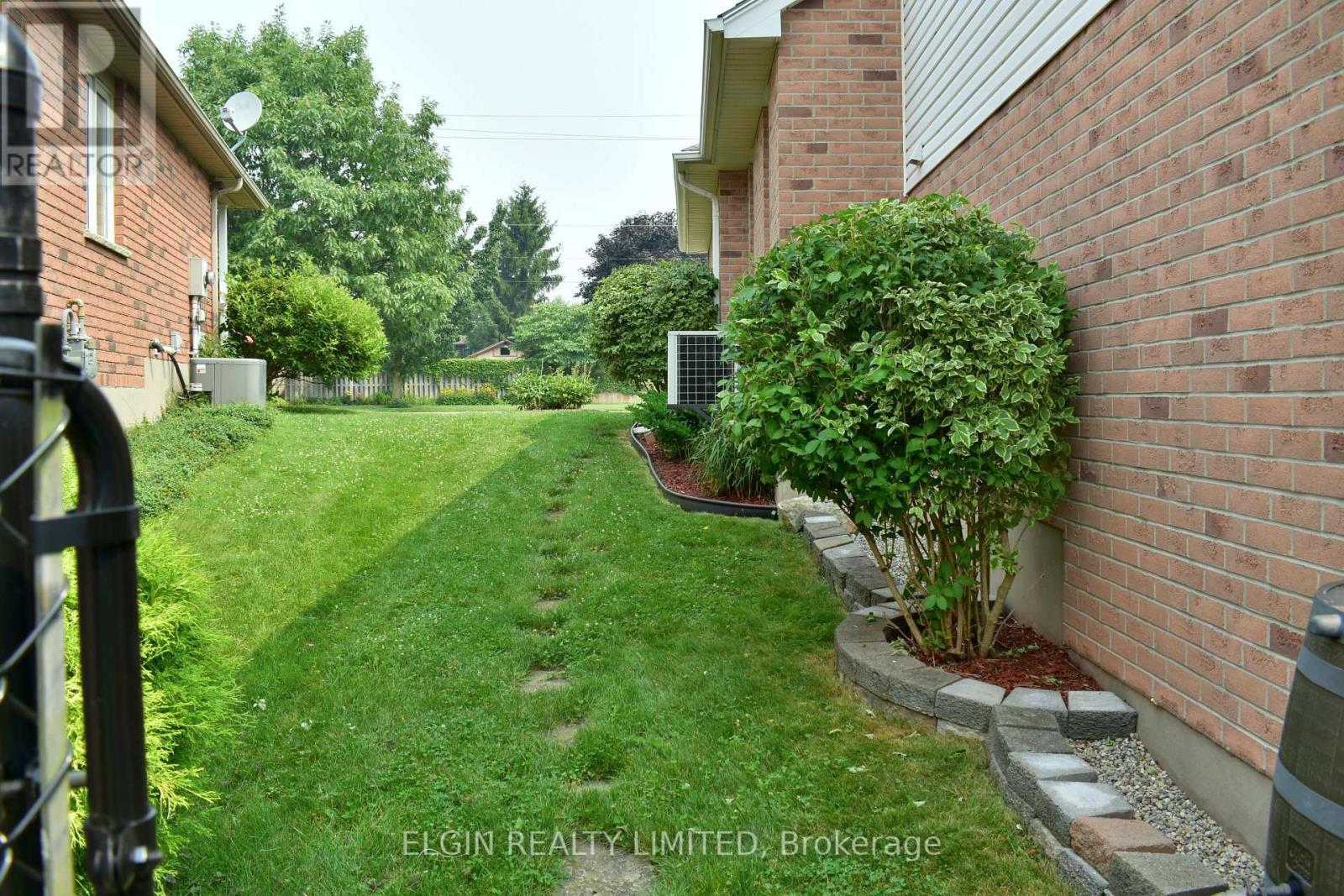 578 Wellington Street, St. Thomas, ON - Outdoor With Exterior
