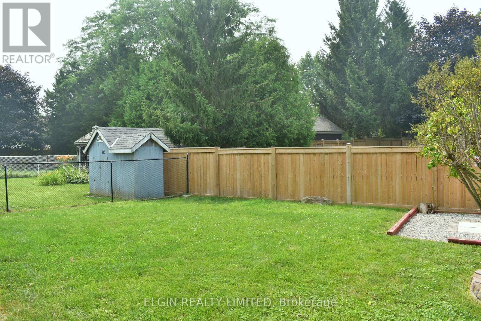 578 Wellington Street, St. Thomas, ON - Outdoor With Backyard