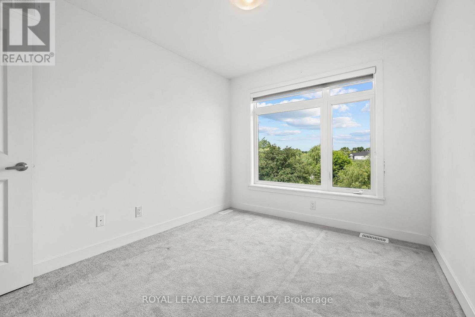 47 Moosonee Crescent, Ottawa, ON