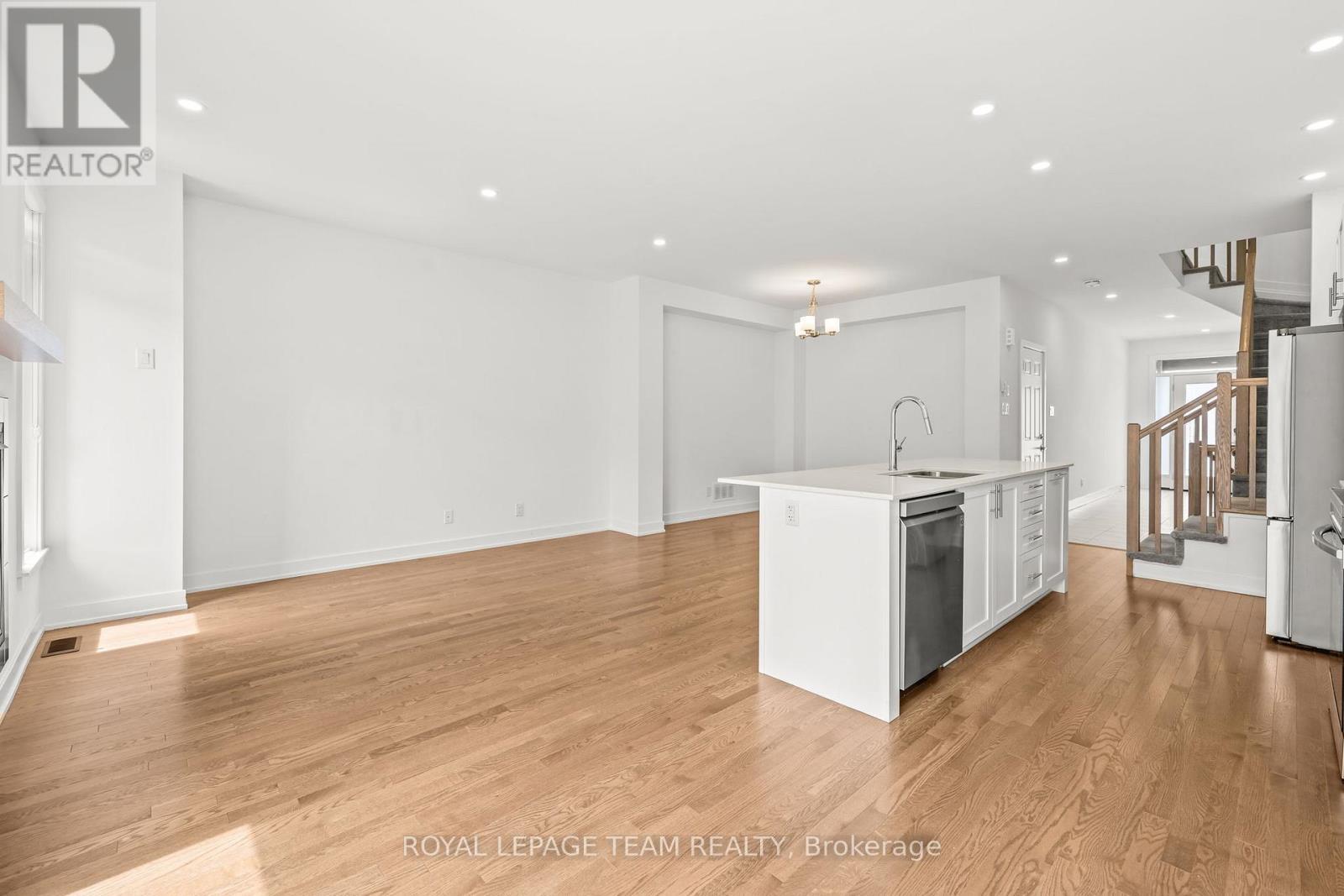 47 Moosonee Crescent, Ottawa, ON