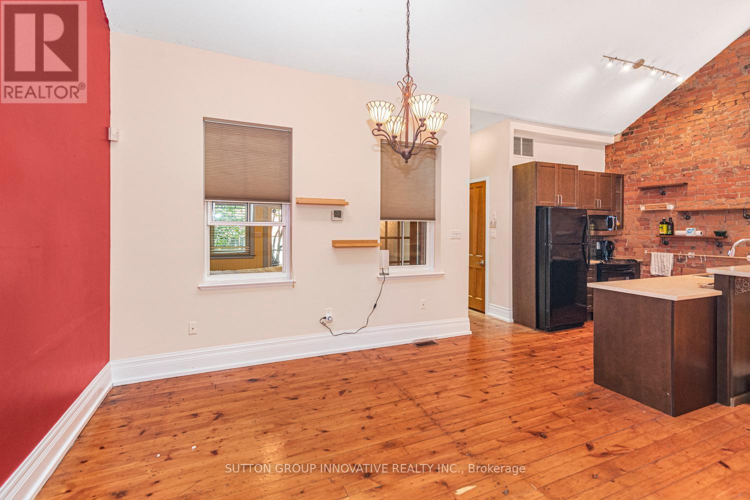 18 Pearl Street S, Hamilton, ON