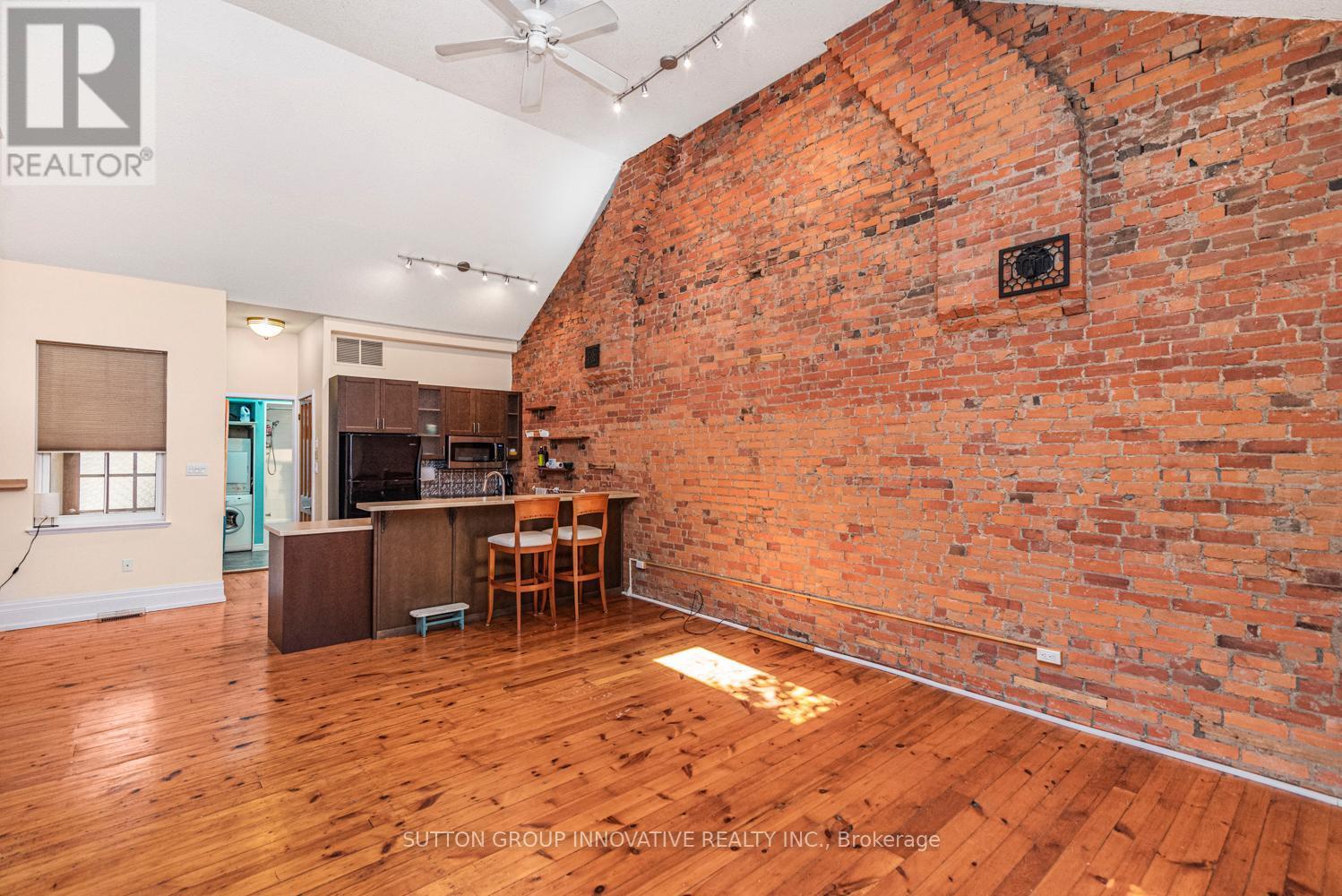 18 Pearl Street S, Hamilton, ON