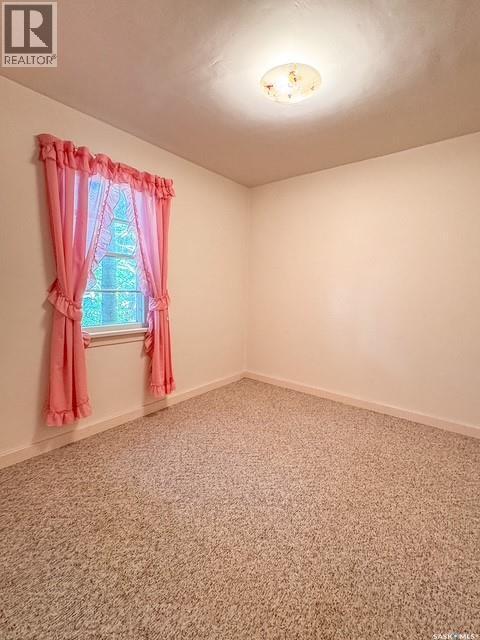 221 4Th Avenue Ne, Swift Current, SK