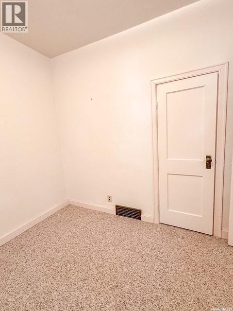 221 4Th Avenue Ne, Swift Current, SK