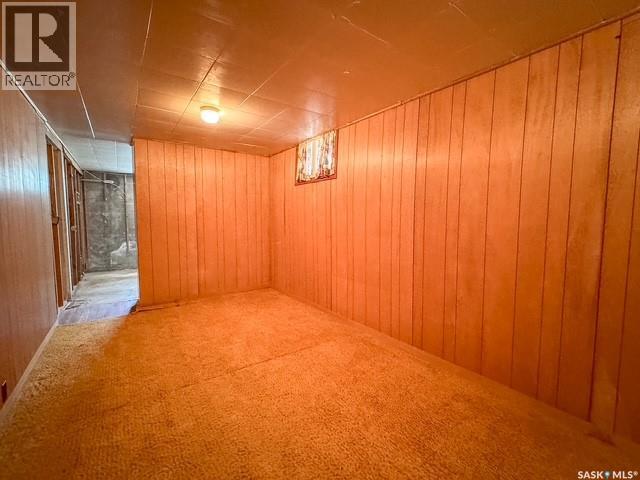 221 4Th Avenue Ne, Swift Current, SK