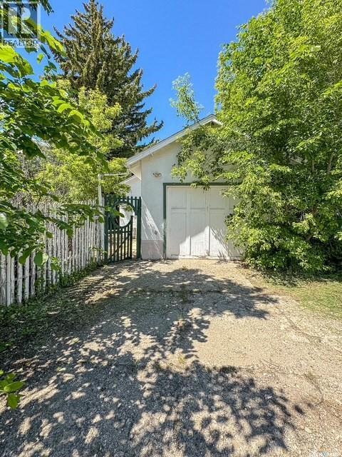 221 4Th Avenue Ne, Swift Current, SK