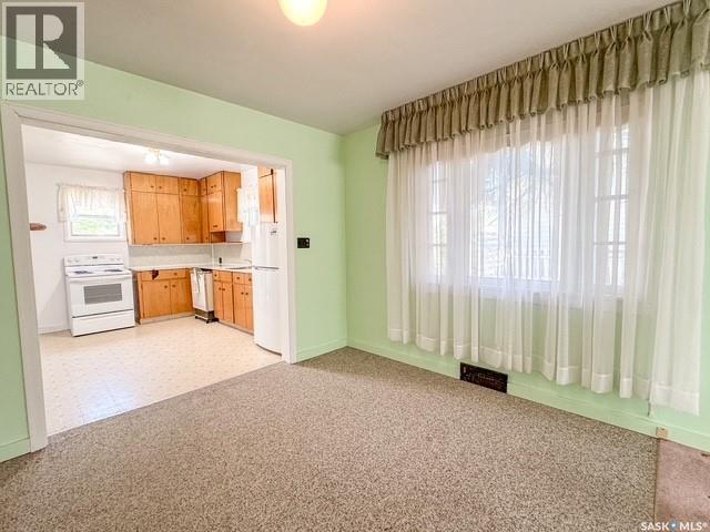 221 4Th Avenue Ne, Swift Current, SK