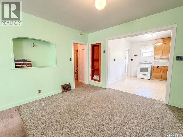 221 4Th Avenue Ne, Swift Current, SK