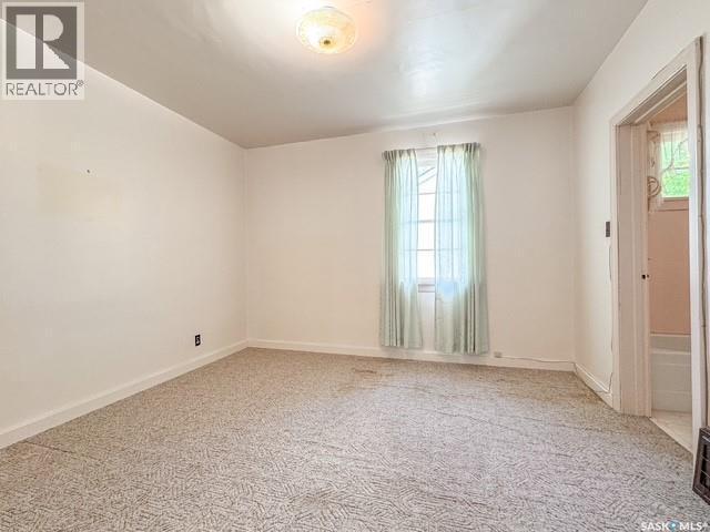 221 4Th Avenue Ne, Swift Current, SK
