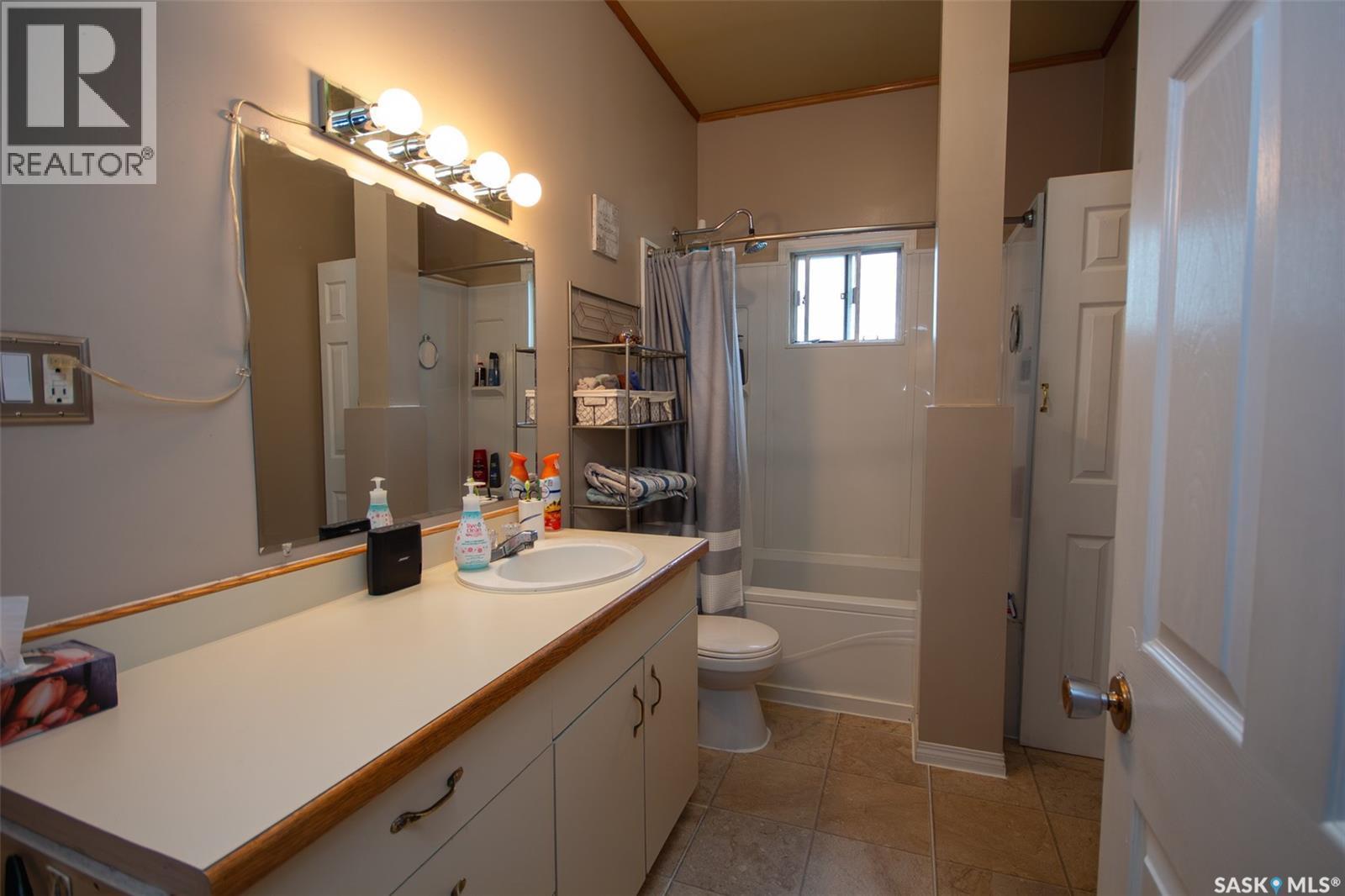 407 2Nd Street E, Wilkie, SK