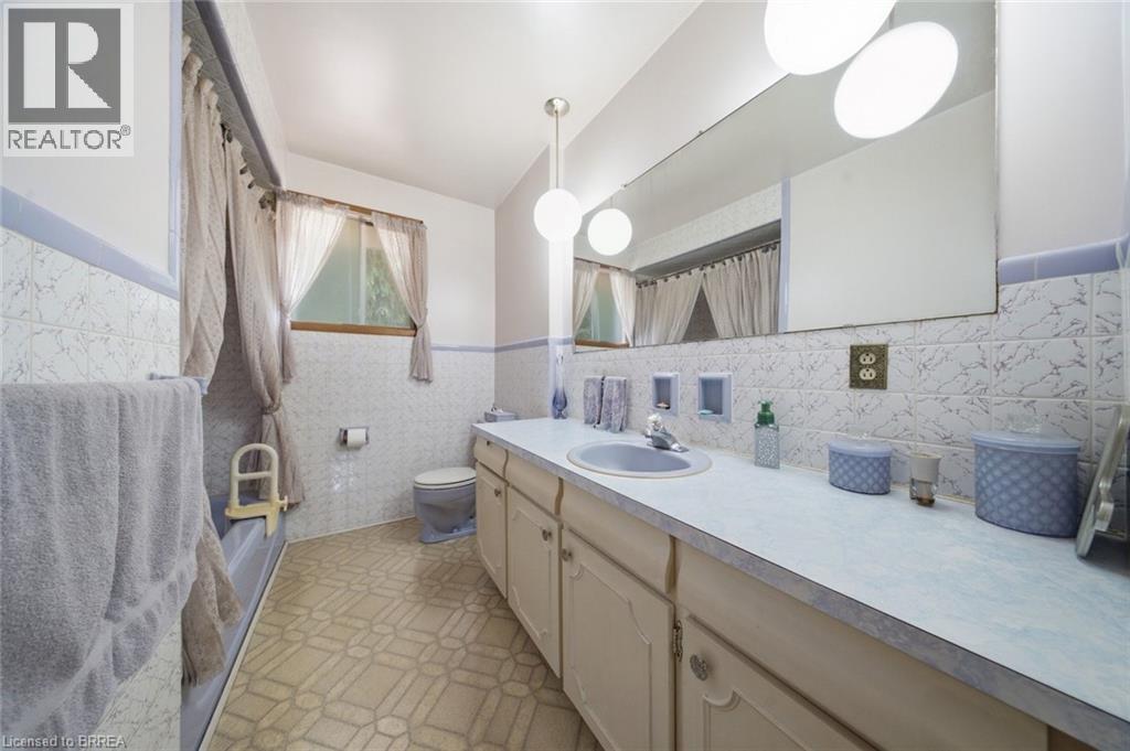 1598 Highway No 6, Hamilton, ON