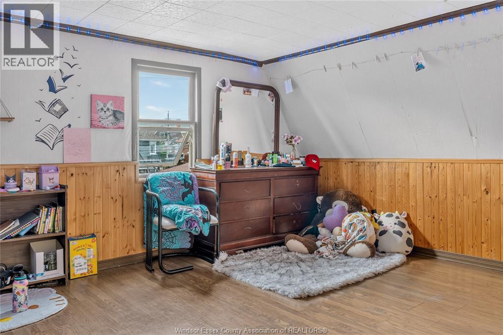 637 Cameron, Windsor, ON