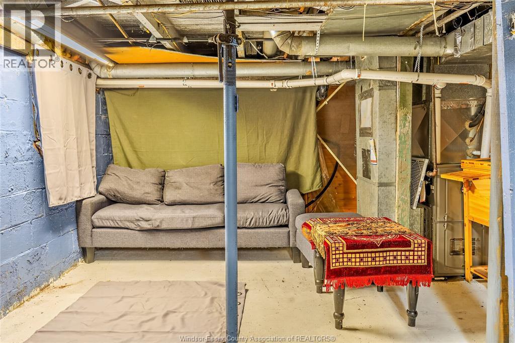 637 Cameron, Windsor, ON