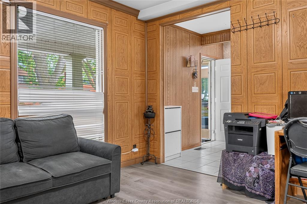637 Cameron, Windsor, ON