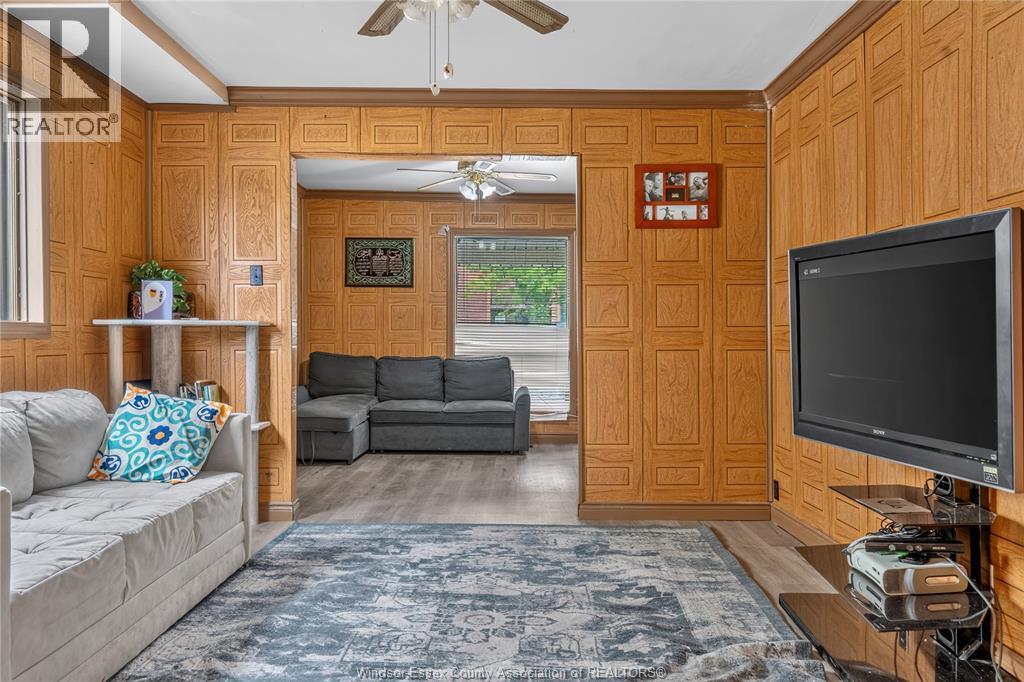 637 Cameron, Windsor, ON
