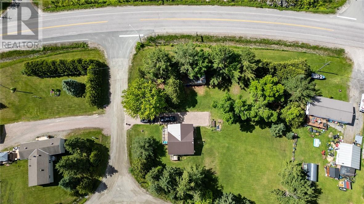 105 Labrosse Road, French River, ON