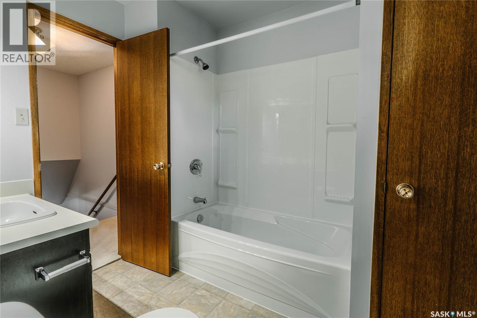 758 Lenore Drive, Saskatoon, SK