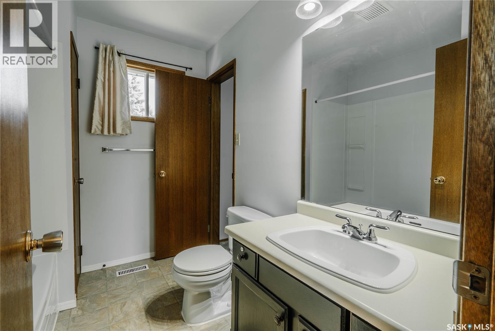 758 Lenore Drive, Saskatoon, SK