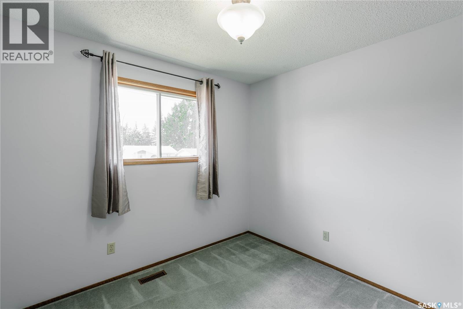 758 Lenore Drive, Saskatoon, SK