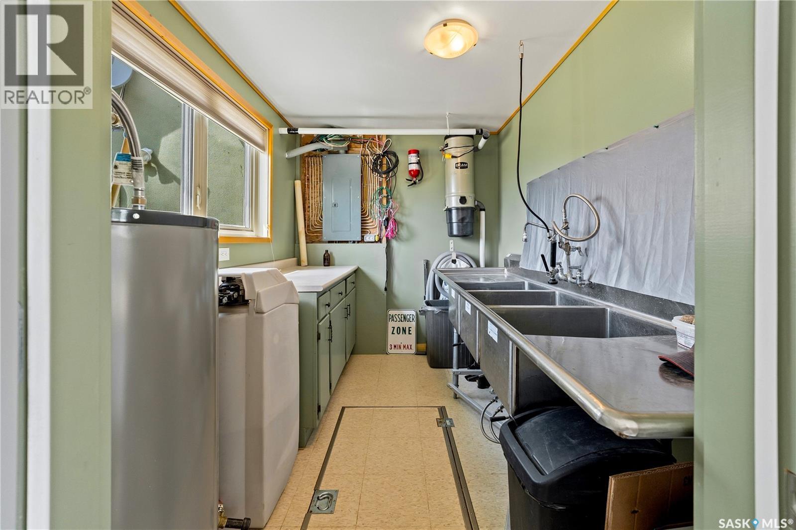 400 Lakeshore Drive, Wee Too Beach, SK