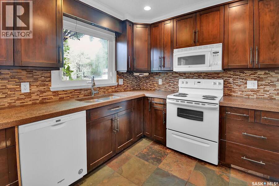 1369 East Centre, Saskatoon, SK