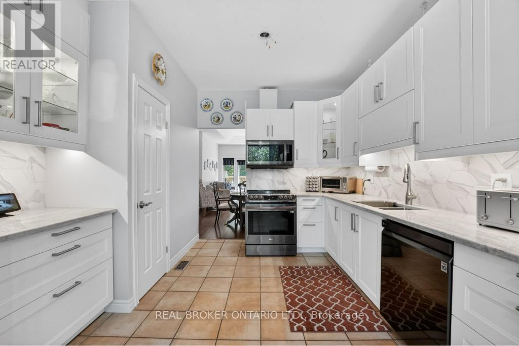 110 Greentrail Drive, Hamilton, ON