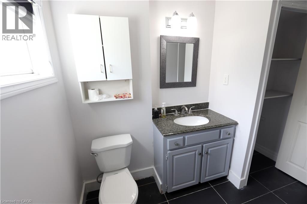 Bathroom - 77 Orchard Mill Crescent, Kitchener, ON