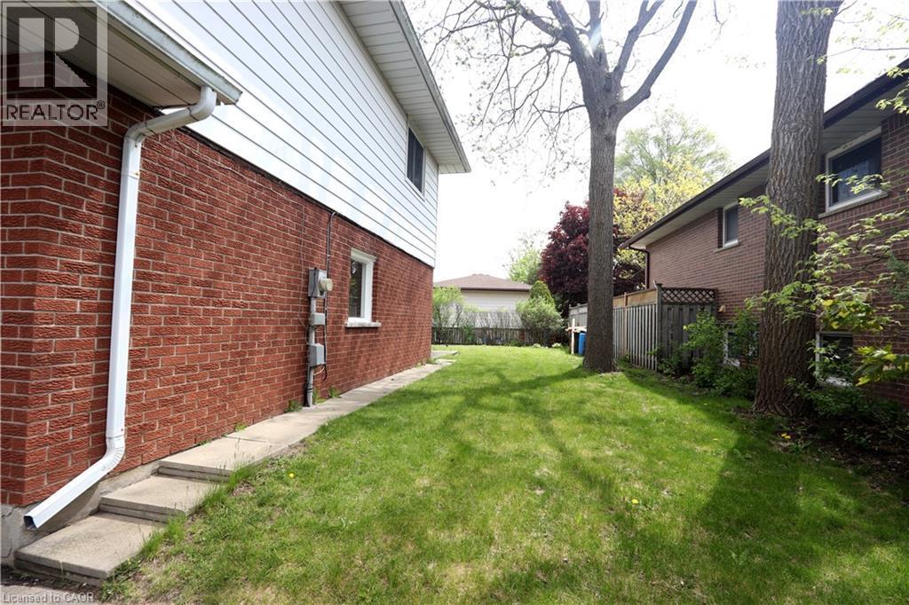 77 Orchard Mill Crescent, Kitchener, ON