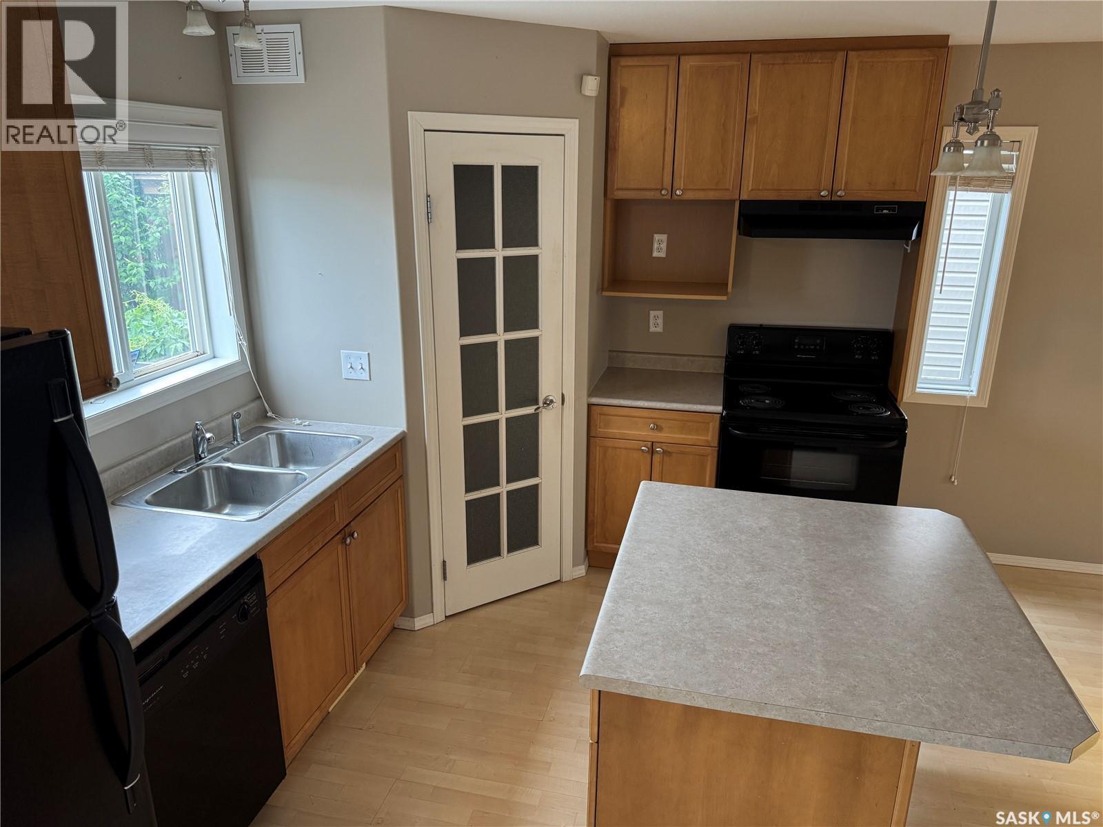 122 Keedwell Street, Saskatoon, SK