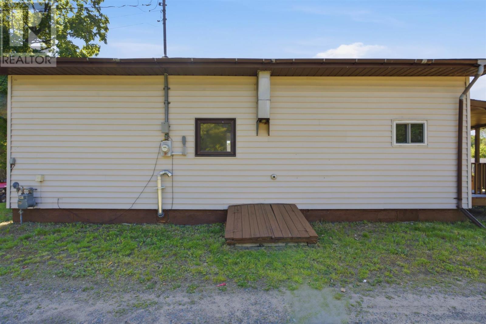 252 Youngfox Rd, Blind River, ON