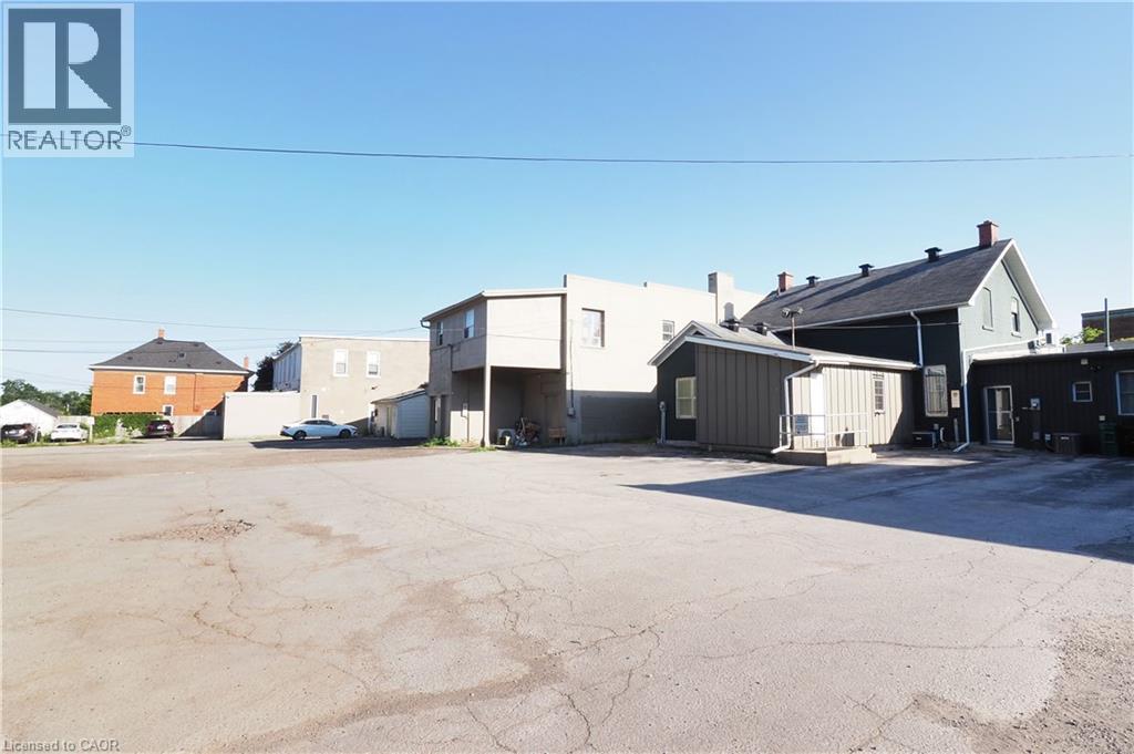 Outdoor building - 731 King Street E, Cambridge, ON