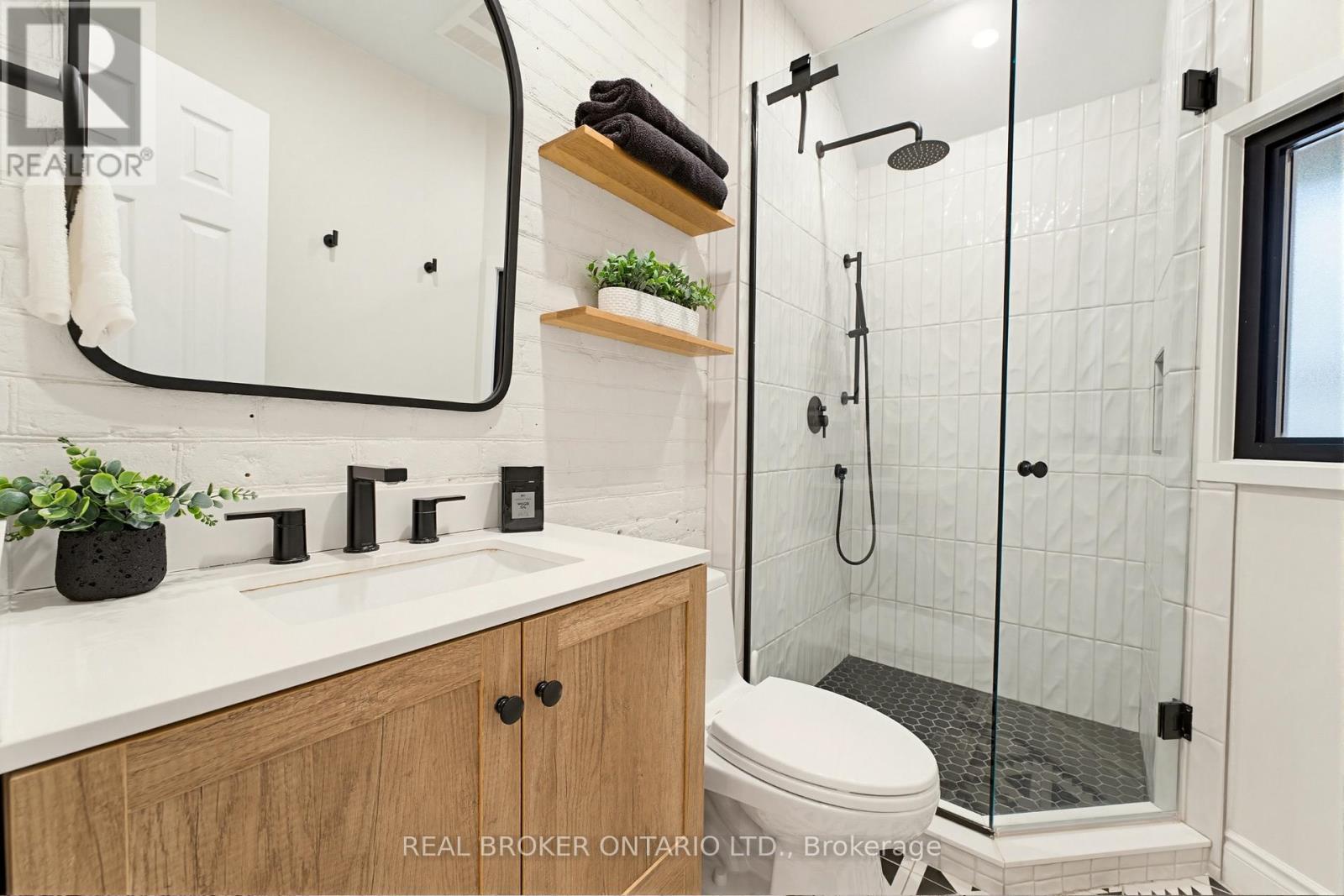 440 Duke Street W, Kitchener, ON