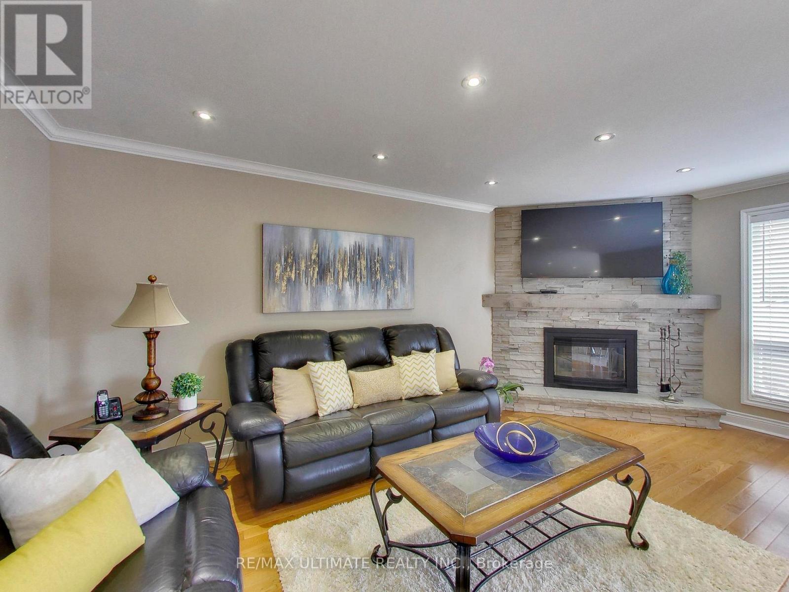 135 Glenn Hawthorne Boulevard, Mississauga, ON