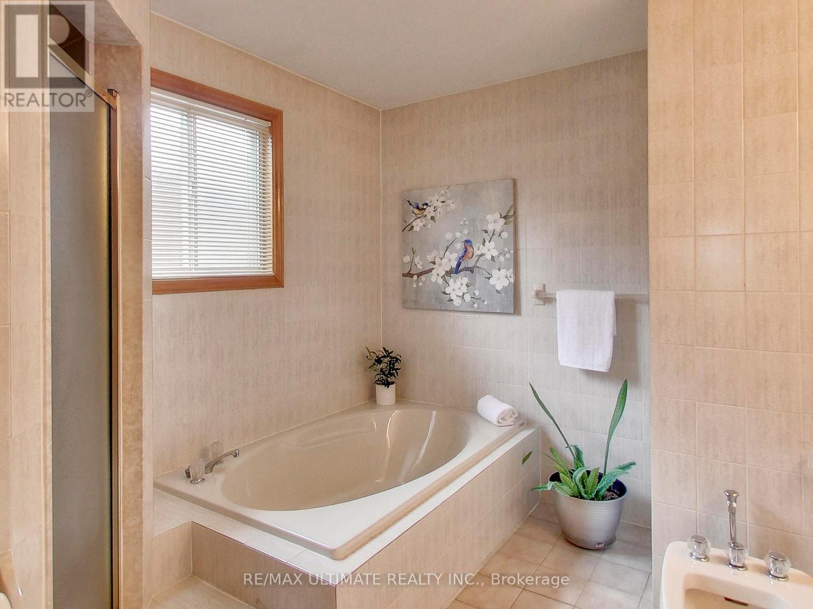 135 Glenn Hawthorne Boulevard, Mississauga, ON