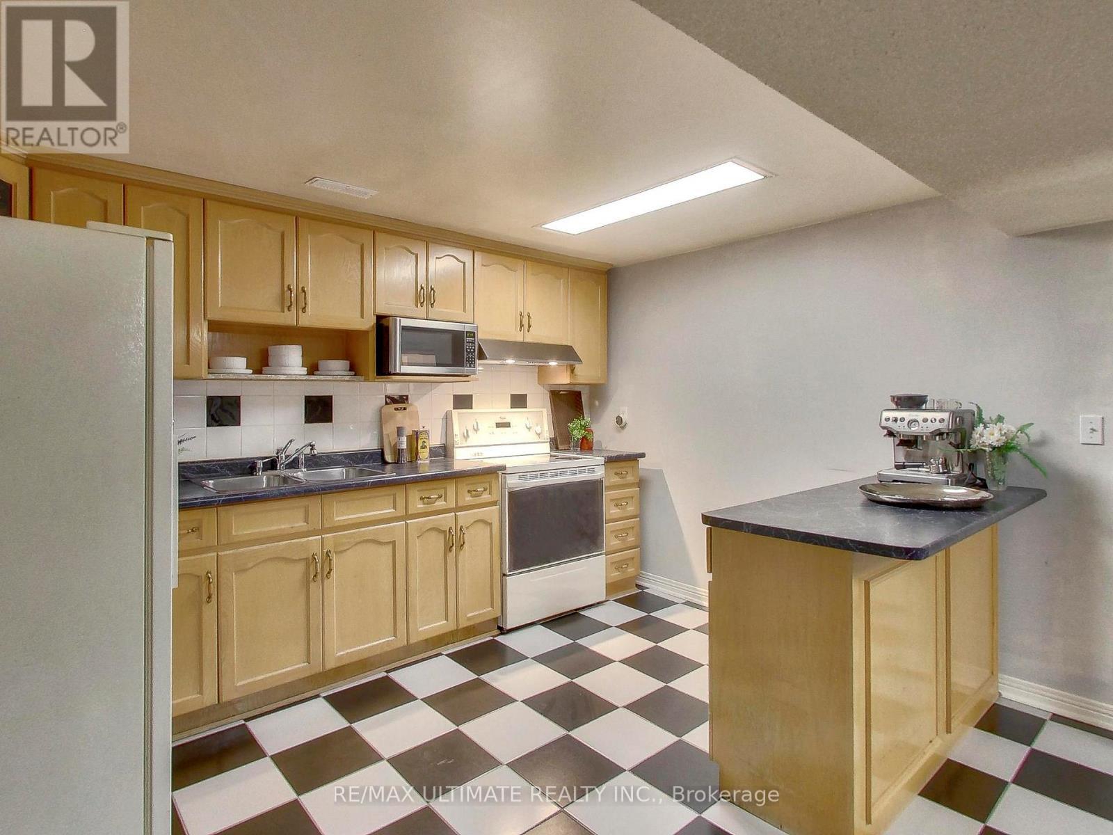 135 Glenn Hawthorne Boulevard, Mississauga, ON