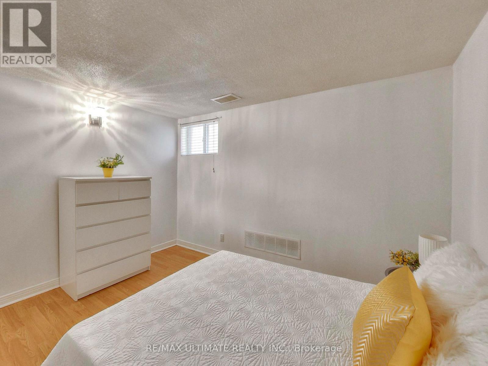 135 Glenn Hawthorne Boulevard, Mississauga, ON