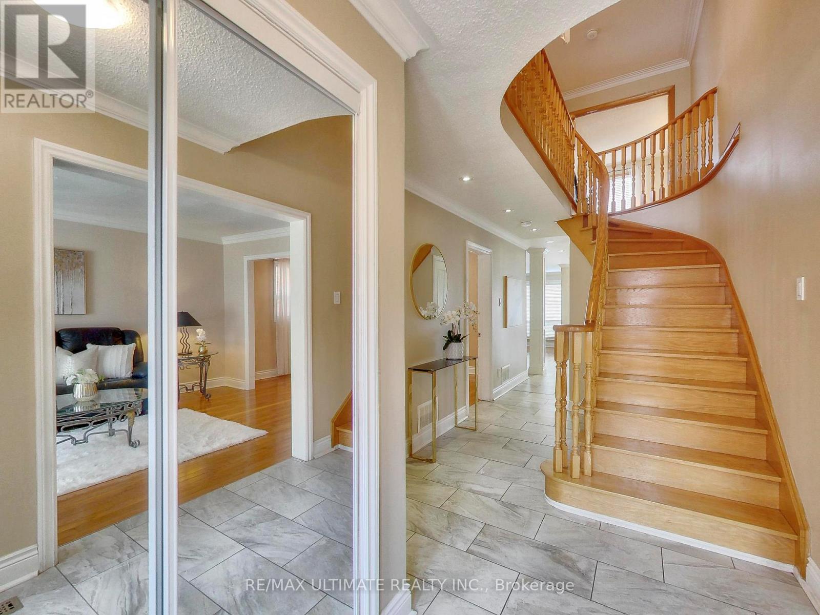 135 Glenn Hawthorne Boulevard, Mississauga, ON