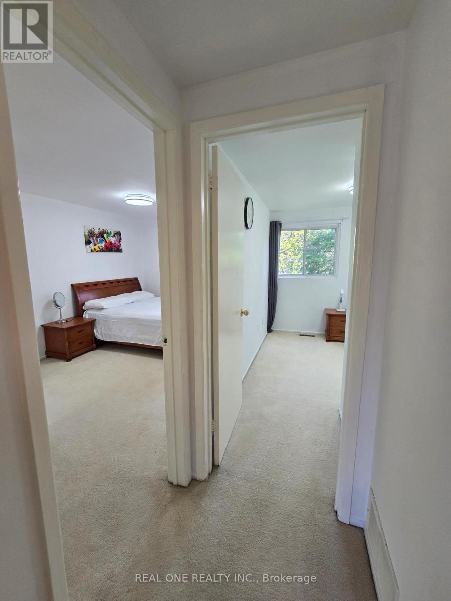 174 Rusty Crestway, Toronto, ON