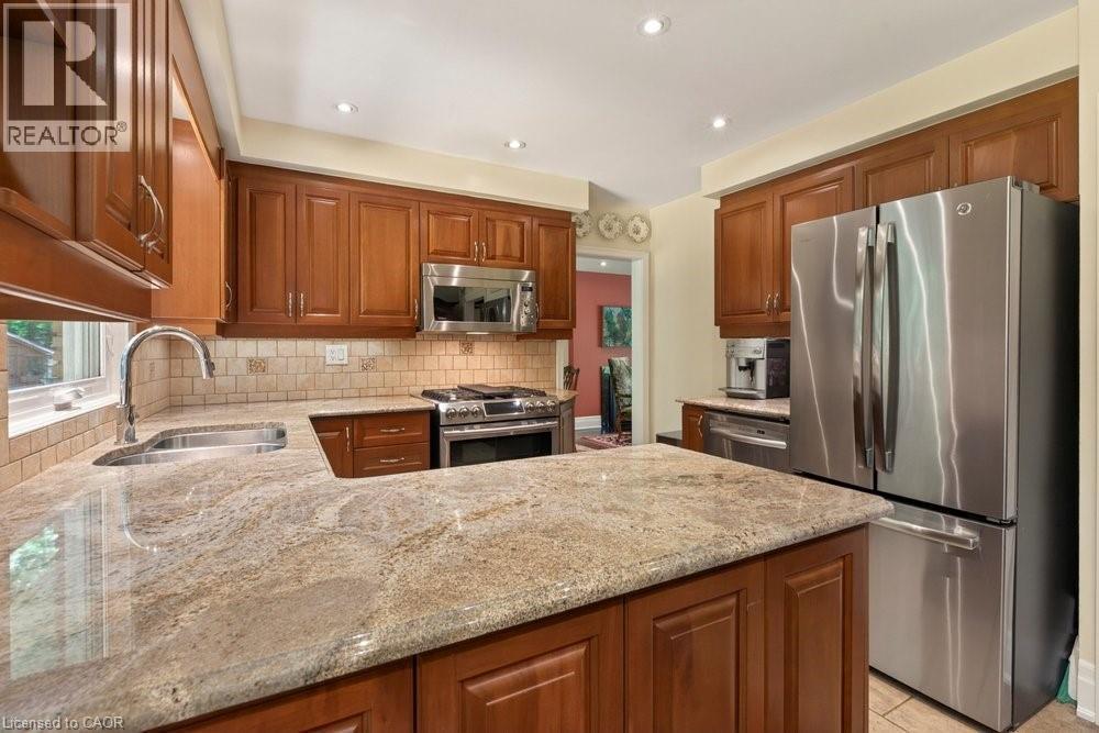 589 Sharalin Court, Burlington, ON