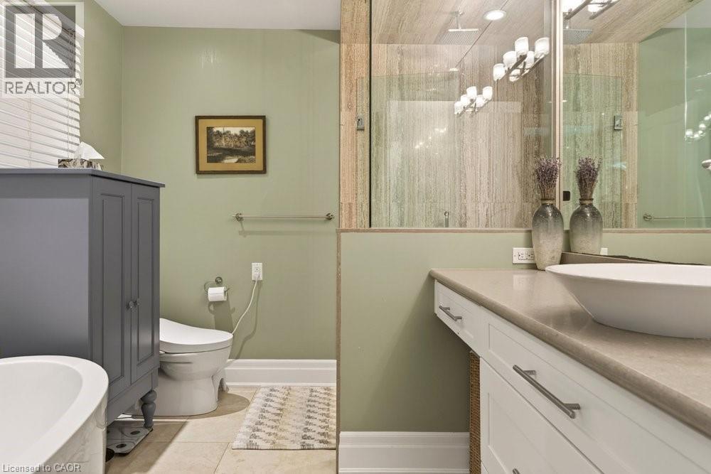 589 Sharalin Court, Burlington, ON