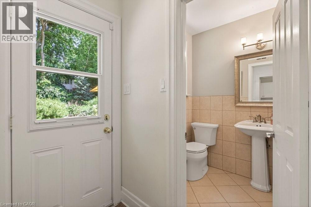 589 Sharalin Court, Burlington, ON