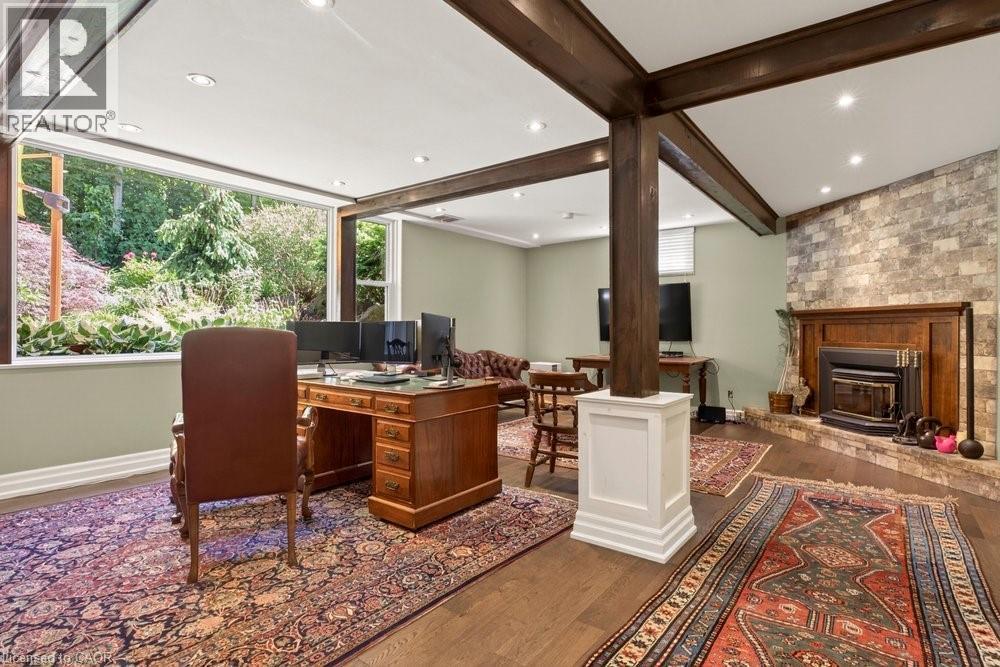 589 Sharalin Court, Burlington, ON