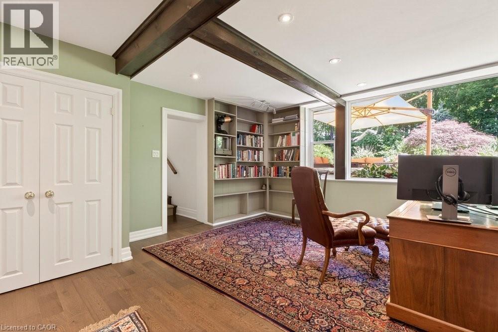 589 Sharalin Court, Burlington, ON