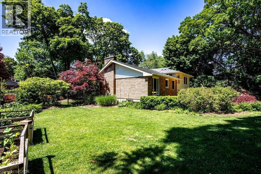 589 Sharalin Court, Burlington, ON